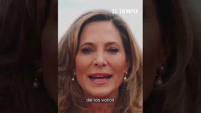 Donald Trump intensificó sus ataques contra la congresista republicana María Elvira Salazar, quien ha cuestionado la política migratoria de su Gobierno. La disputa refleja las tensiones dentro del Partido Republicano entre el ala más dura del movimiento MAGA. Esto es #NoticiaEnWashington, con nuestro corresponsal Sergio Gómez Maseri. #ElTiempo #NoticiasColombia #ÚltimaHora #Trump #MaríaElviraSalazar #PartidoRepublicano #NoticiaEnWashington #ELTIEMPO

SUSCRÍBETE: https://bit.ly/eltiempoYT 

Síguenos en nuestras redes sociales:
X: https://twitter.com/eltiempo 
Facebook: https://www.facebook.com/eltiempo 
Instagram: https://www.instagram.com/eltiempo 

El Tiempo es el medio líder de noticias en Colombia, caracterizado por sus investigaciones y reportajes exclusivos, sobre:  justicia, deportes, economía, política, cultura, tecnología, innovación, cambio climático, entre otros eventos noticiosos en Colombia y el mundo.

Para mayor información ingresa a: https://www.eltiempo.com 

Otros canales de El Tiempo
Citytv: https://www.youtube.com/c/citytvbogota  
Bravíssimo Citytv: https://www.youtube.com/c/BRAVISSIMOCITYTV  
Portafolio: https://www.youtube.com/user/PortafolioCO  
Futbolred: https://www.youtube.com/c/FutbolRedCO