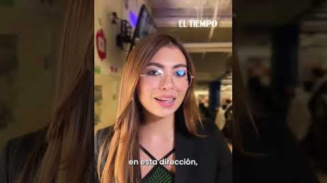 Pocas horas después de que entrara a regir el ajuste en las estaciones de servicio de todo el país, el mandatario Abelardo De La Espriella frenó la medida y le pidió formalmente al Ministerio de Minas y Energía dejar sin efecto el incremento decretado para el mes de octubre. #ElTiempo #NoticiasColombia #ÚltimaHora #GasolinaColombia #AbelardoDeLaEspriella #PrecioGasolina #MinisterioDeMinas #EconomíaColombia #ElTiempo #BolsilloCiudadano #MaríaNohemíArboleda #NoticiasColombia #ÚltimaHora  SUSCRÍBETE: https://bit.ly/eltiempoYT   Síguenos en nuestras redes sociales: X: https://twitter.com/eltiempo  Facebook: https://www.facebook.com/eltiempo  Instagram: https://www.instagram.com/eltiempo   El Tiempo es el medio líder de noticias en Colombia, caracterizado por sus investigaciones y reportajes exclusivos, sobre:  justicia, deportes, economía, política, cultura, tecnología, innovación, cambio climático, entre otros eventos noticiosos en Colombia y el mundo.  Para mayor información ingresa a: https://www.eltiempo.com   Otros canales de El Tiempo Citytv: https://www.youtube.com/c/citytvbogota   Bravíssimo Citytv: https://www.youtube.com/c/BRAVISSIMOCITYTV   Portafolio: https://www.youtube.com/user/PortafolioCO   Futbolred: https://www.youtube.com/c/FutbolRedCO  El presidente Abelardo de la Estrella ordenó congelar el aumento del precio de la gasolina para este mes.  Ante el incremento en los valores internacionales, el mandatario solicitó al Ministerio de Minas y Energía revertir el alza programada. Esta medida busca proteger el bolsillo de los ciudadanos frente a la volatilidad del aumento de combustible.  ¿Cree que esta decisión ayudará a estabilizar la economía colombiana y el impacto del gobierno nacional? Cuéntenos su opinión en los comentarios.