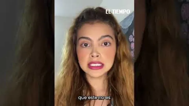 A través de un video difundido en redes sociales, Ana Catalina González Jiménez denunció haber sido víctima de una presunta agresión física y verbal por parte de su suegro, identificado como Edgar Armando Gutiérrez, y otro familiar, en un reconocido centro comercial de la capital del Valle del Cauca.
#ElTiempo #NoticiasColombia #ÚltimaHora
SUSCRÍBETE: https://bit.ly/eltiempoYT
Síguenos en nuestras redes sociales:
X: https://twitter.com/eltiempo
Facebook: https://www.facebook.com/eltiempo
Instagram: https://www.instagram.com/eltiempo
El Tiempo es el medio líder de noticias en Colombia, caracterizado por sus investigaciones y reportajes exclusivos, sobre: justicia, deportes, economía, política, cultura, tecnología, innovación, cambio climático, entre otros eventos noticiosos en Colombia y el mundo.
Para mayor información ingresa a: https://www.eltiempo.com
Otros canales de El Tiempo
Citytv: https://www.youtube.com/c/citytvbogota
Bravíssimo Citytv: https://www.youtube.com/c/BRAVISSIMOCITYTV
Portafolio: https://www.youtube.com/user/PortafolioCO
Futbolred: https://www.youtube.com/c/FutbolRedCO