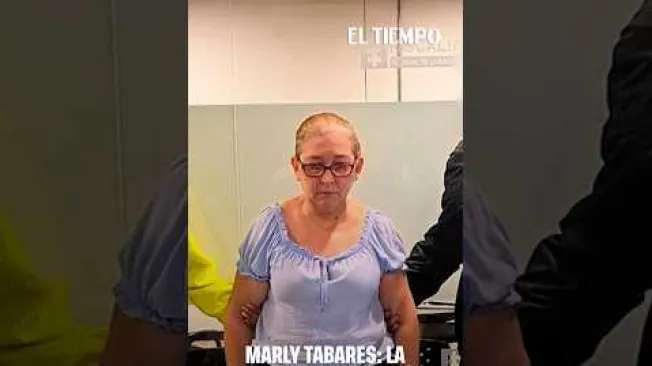 Marly Tabares, la mujer mayor que habría desfalcado a 10 empresas en Cali por más de $180 millones

La Fiscalía señaló a Marly Tabares, de 54 años, por presuntos desfalcos a diez empresas en Cali que ascenderían a alrededor de $180 millones. Según la investigación, los hechos habrían ocurrido entre agosto de 2023 y febrero de 2026. La mujer presuntamente obtenía la confianza de sus empleadores y accedía a credenciales bancarias para realizar transferencias a cuentas personales. 
En octubre, según el reporte, fue capturada y judicializada por delitos relacionados con robos mediante mecanismos informáticos, cargos que aceptó. Sin embargo, el proceso continúa para establecer su responsabilidad en los hechos relacionados con las diez empresas.

¿Qué se sabe de la investigación y cómo habría operado el presunto fraude? Conoce los detalles de este caso. 
#MarlyTabares #Estafas #Cali #NoticiasJudiciales #ELTIEMPO

SUSCRÍBETE: https://bit.ly/eltiempoYT 

Síguenos en nuestras redes sociales:
X: https://twitter.com/eltiempo 
Facebook: https://www.facebook.com/eltiempo 
Instagram: https://www.instagram.com/eltiempo 

El Tiempo es el medio líder de noticias en Colombia, caracterizado por sus investigaciones y reportajes exclusivos, sobre:  justicia, deportes, economía, política, cultura, tecnología, innovación, cambio climático, entre otros eventos noticiosos en Colombia y el mundo.

Para mayor información ingresa a: https://www.eltiempo.com 

Otros canales de El Tiempo
Citytv: https://www.youtube.com/c/citytvbogota  
Bravíssimo Citytv: https://www.youtube.com/c/BRAVISSIMOCITYTV  
Portafolio: https://www.youtube.com/user/PortafolioCO  
Futbolred: https://www.youtube.com/c/FutbolRedCO