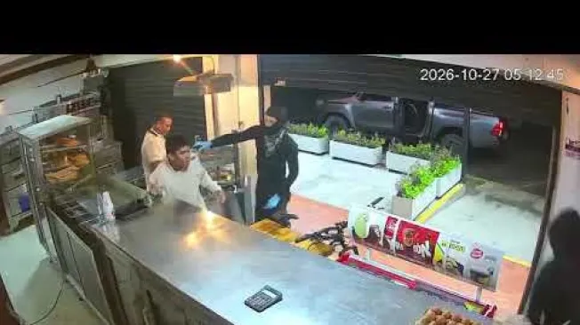Momentos del secuestro de la joven de 19 años en la panadería, en Guacarí, Valle.