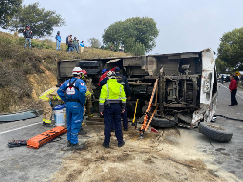 Accidente en la vía Tunja-Villa de Leyva: bus de servicio público se ...