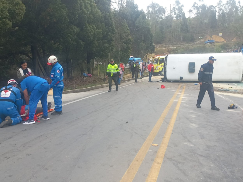Accidente en la vía Tunja-Villa de Leyva: bus de servicio público se ...