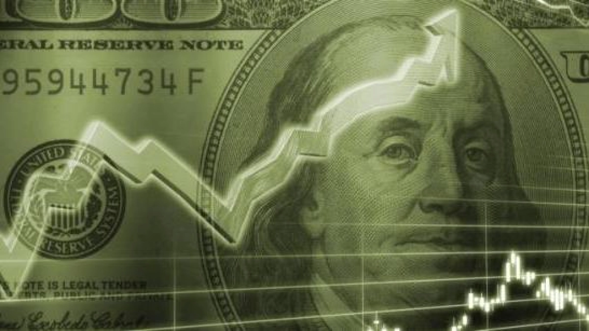 El dólar cae a mínimos de diciembre de 2020 en Colombia y pierde más de $50 frente a la TRM de la jornada