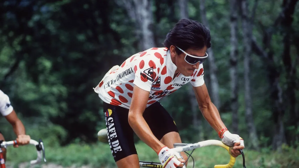 Museo Nacional retiró las camisetas históricas de Lucho Herrera: polémica por las prendas de la Vuelta a España de 1987