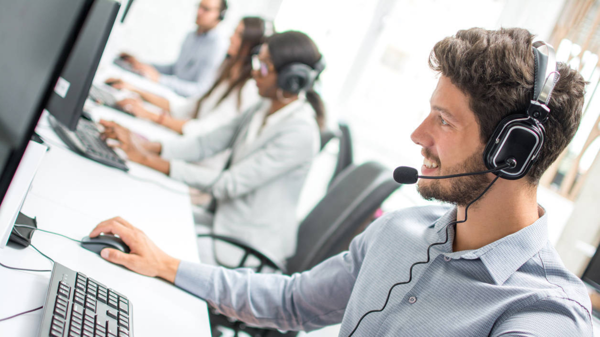 Estados Unidos quiere frenar centros de llamadas en el extranjero: miles de empleos en vilo