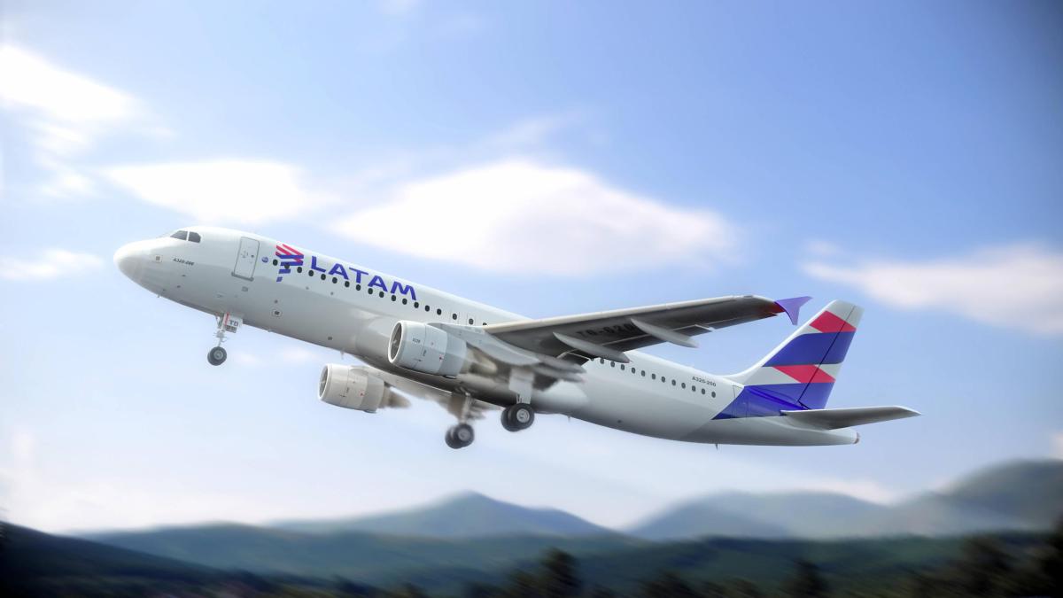 LATAM anuncia ajustes en dos vuelos de la ruta Santiago-Bogotá-Santiago tras huelga de pilotos en Chile