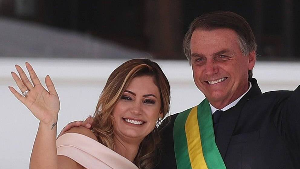  Michelle Bolsonaro, la ex primera dama que se perfila como posible candidata presidencial en Brasil...