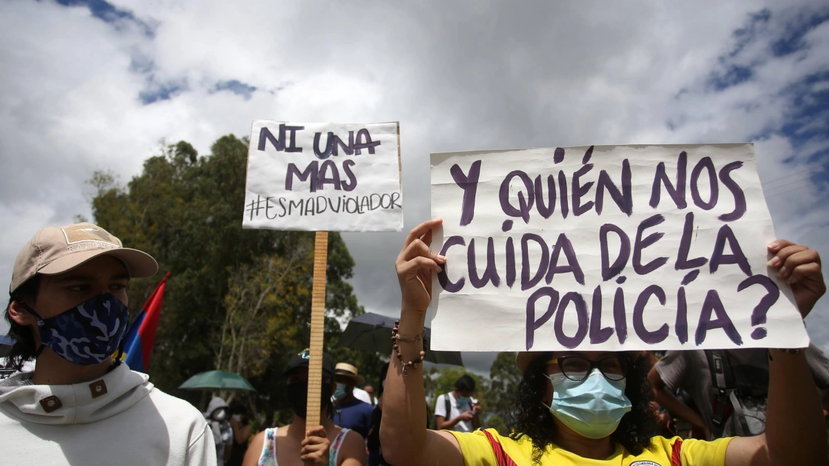 Condenan a la Policía por caso de patrulleros que abusaron a una joven que habían rescatado de un posible violador