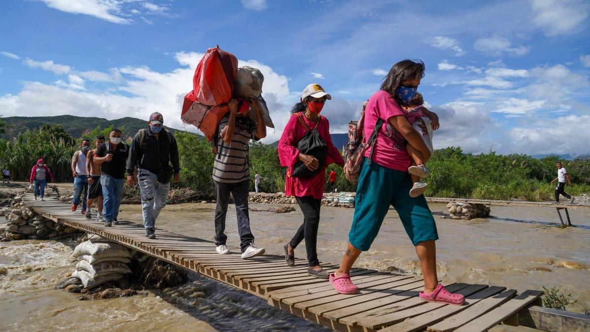 Defensoría del Pueblo alerta el aumento del 62 % en el tránsito de migrantes irregulares por Colombia en 2025