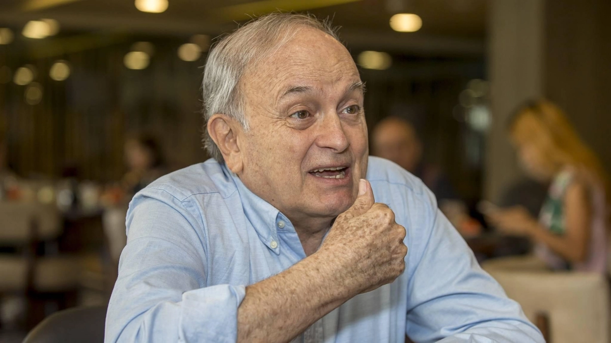 El escritor Gustavo Álvarez Gardeazábal denunció un presunto intento de secuestro en su finca