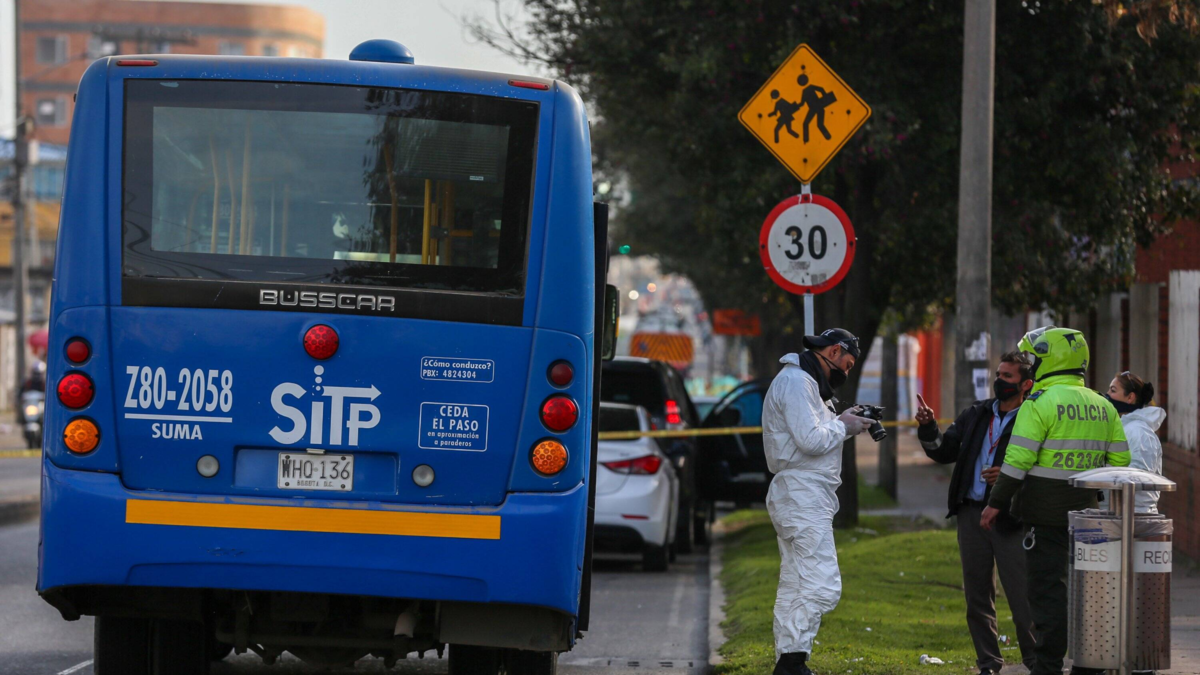 'Lo dejaron en el caño': asesinan a conductor del SITP durante un ...