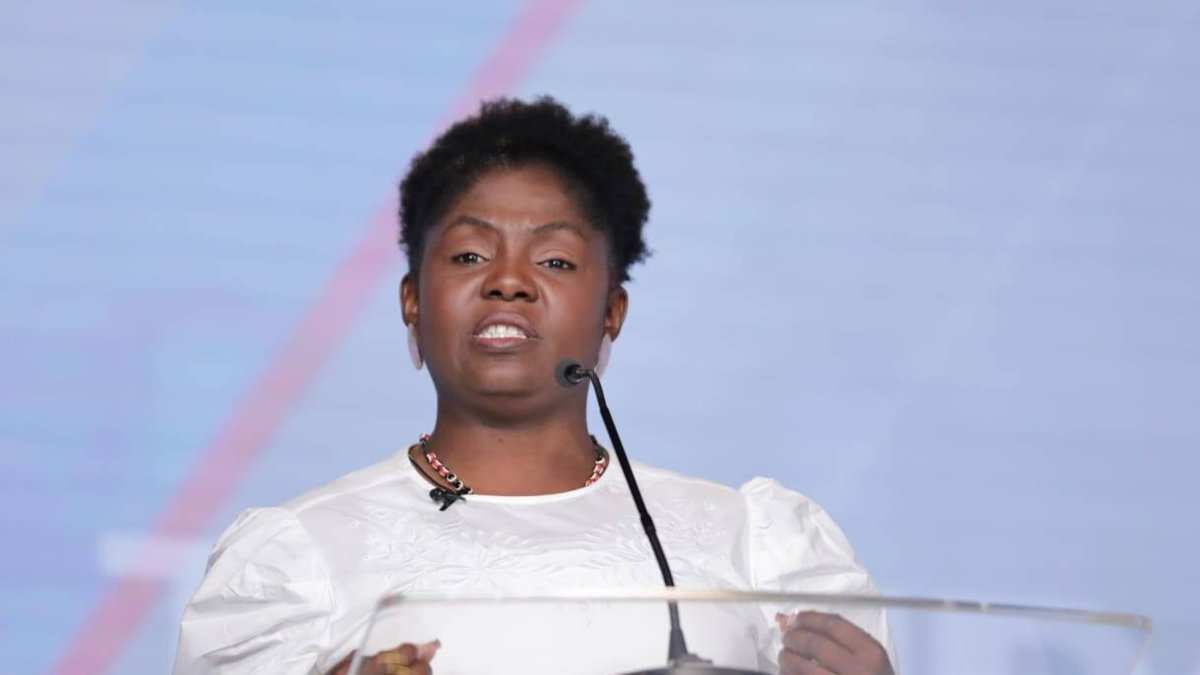 Francia Márquez, vicepresidenta de Colombia, aseguró que durante estos cuatro años enfrentó racismo 'dentro y fuera del Gobierno': 'No pudimos'