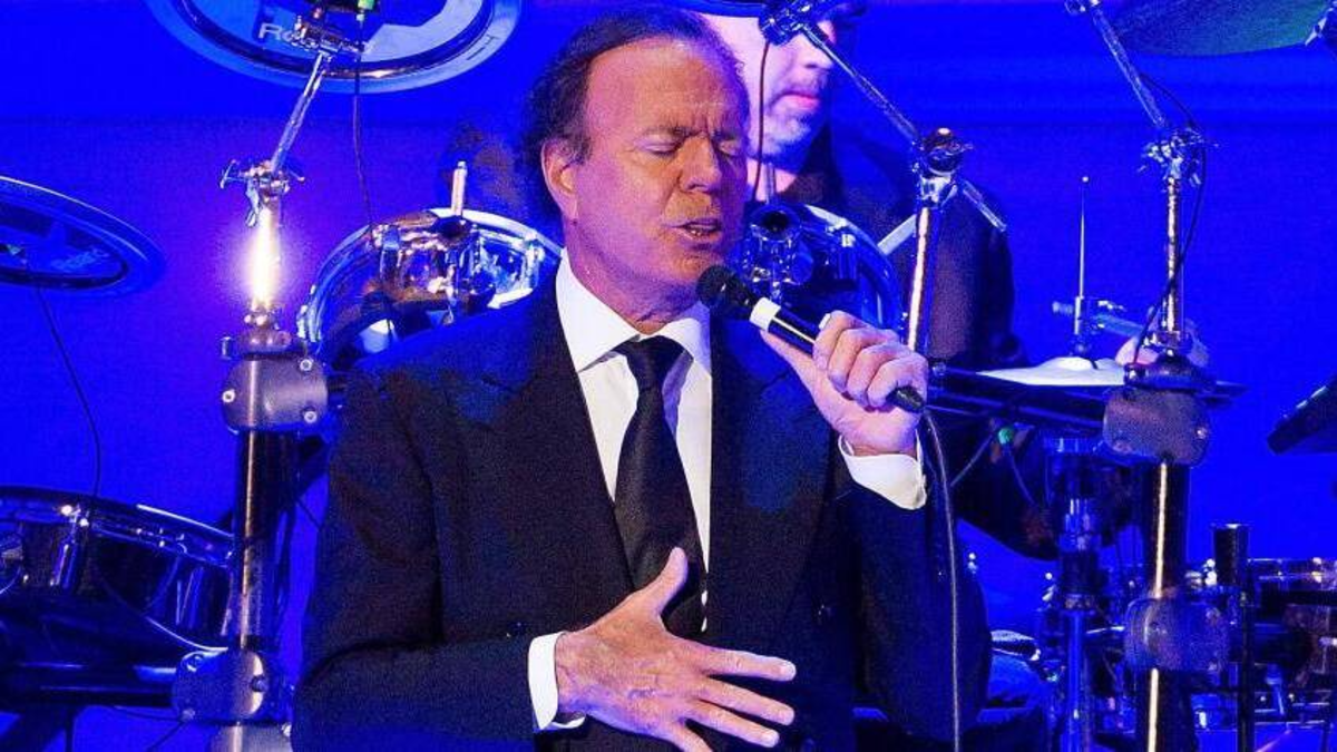 Julio Iglesias responde a las acusaciones de acoso sexual y laboral hechas por sus extrabajadoras: 'Nunca había sentido tanta maldad'