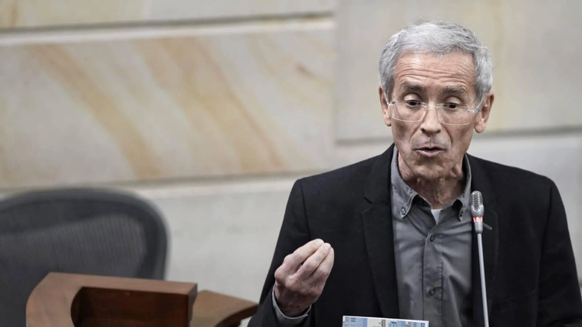 La justicia cerró el caso contra el padre Francisco De Roux por el supuesto encubrimiento de un abuso sexual
