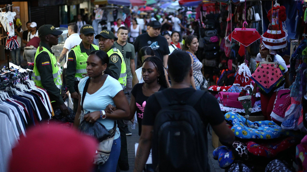 Black Friday salvó el cierre de año, pero el optimismo del comercio se enfría para 2026, revela Bitácora de Fenalco