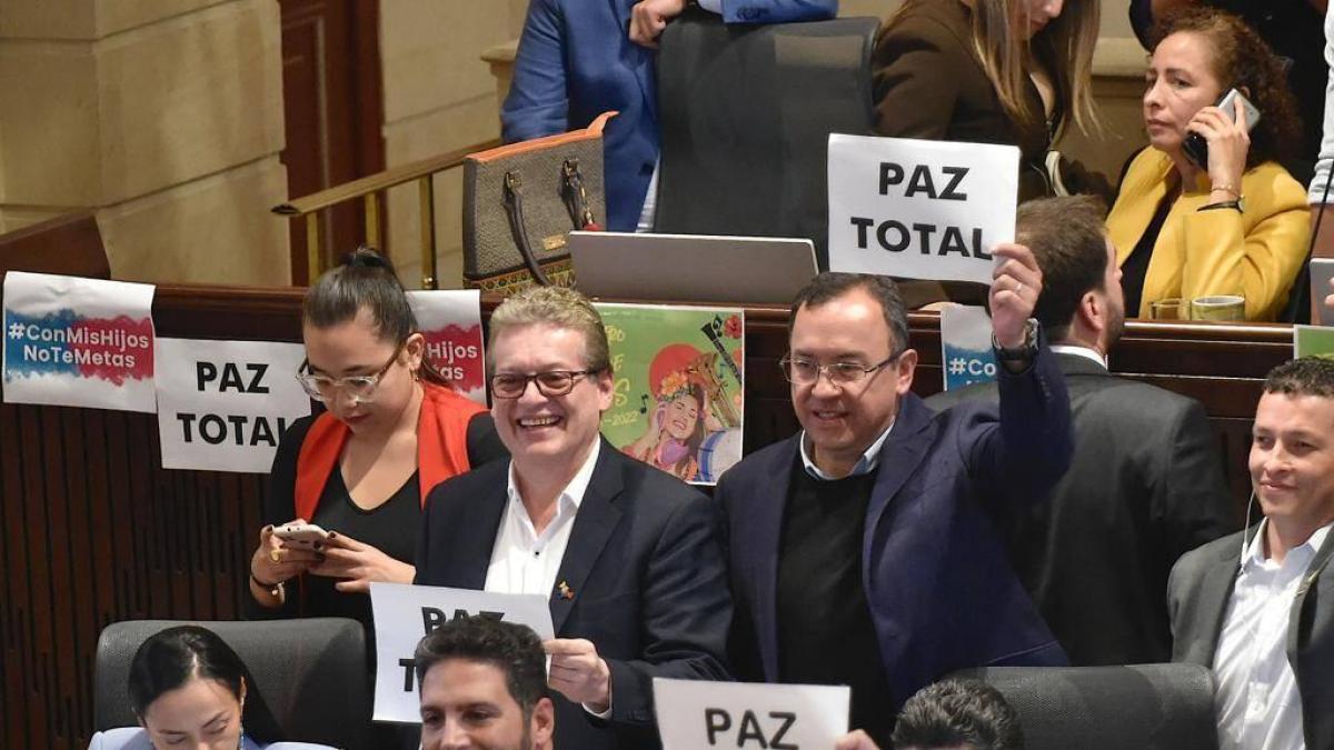 Paz total: Gustavo Petro sancionó la Ley 418 o de orden público