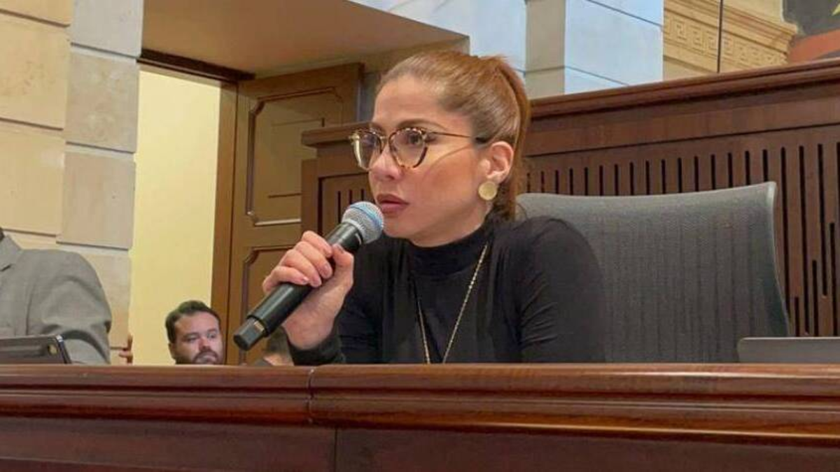 Funcionario del Gobierno se habría graduado cuatro veces en un día: esto denunció Catherine Juvinao sobre diplomas irregulares en Fundación San José