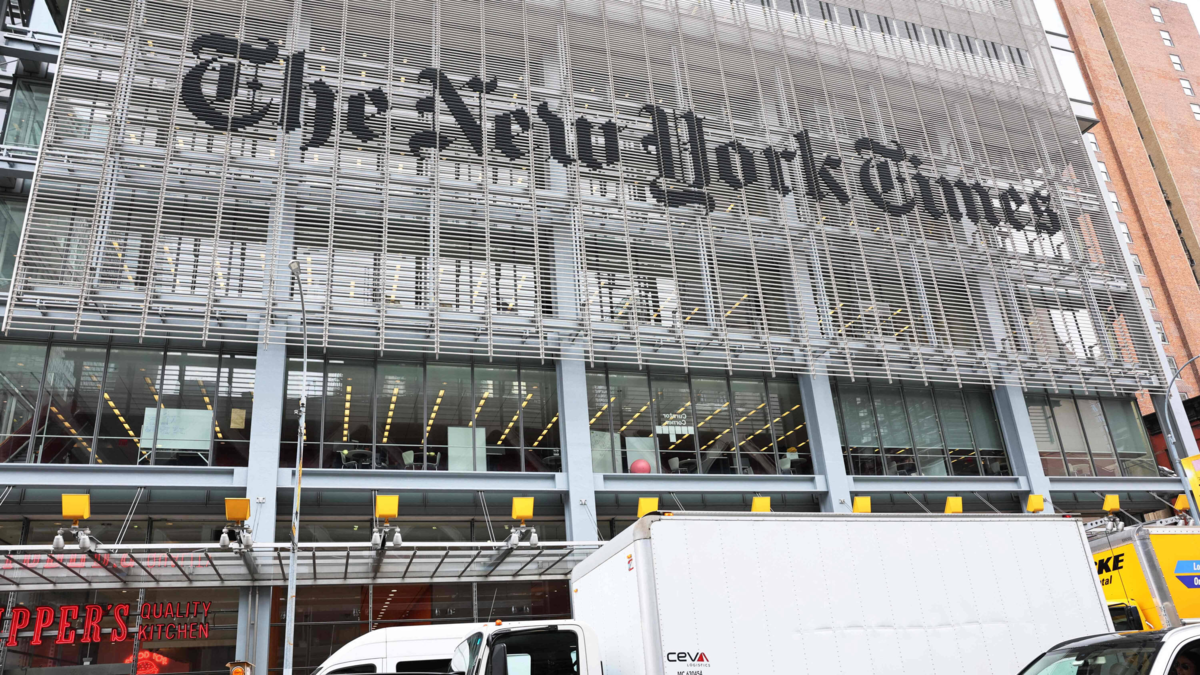 El diario The New York Times demanda al Pentágono por nuevas reglas que restringen el acceso de la prensa al Departamento de Defensa