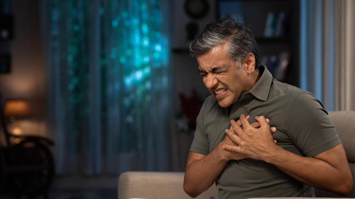 Heart Attack Risk: Men at 35 & Early Prevention Tips - News Directory 3