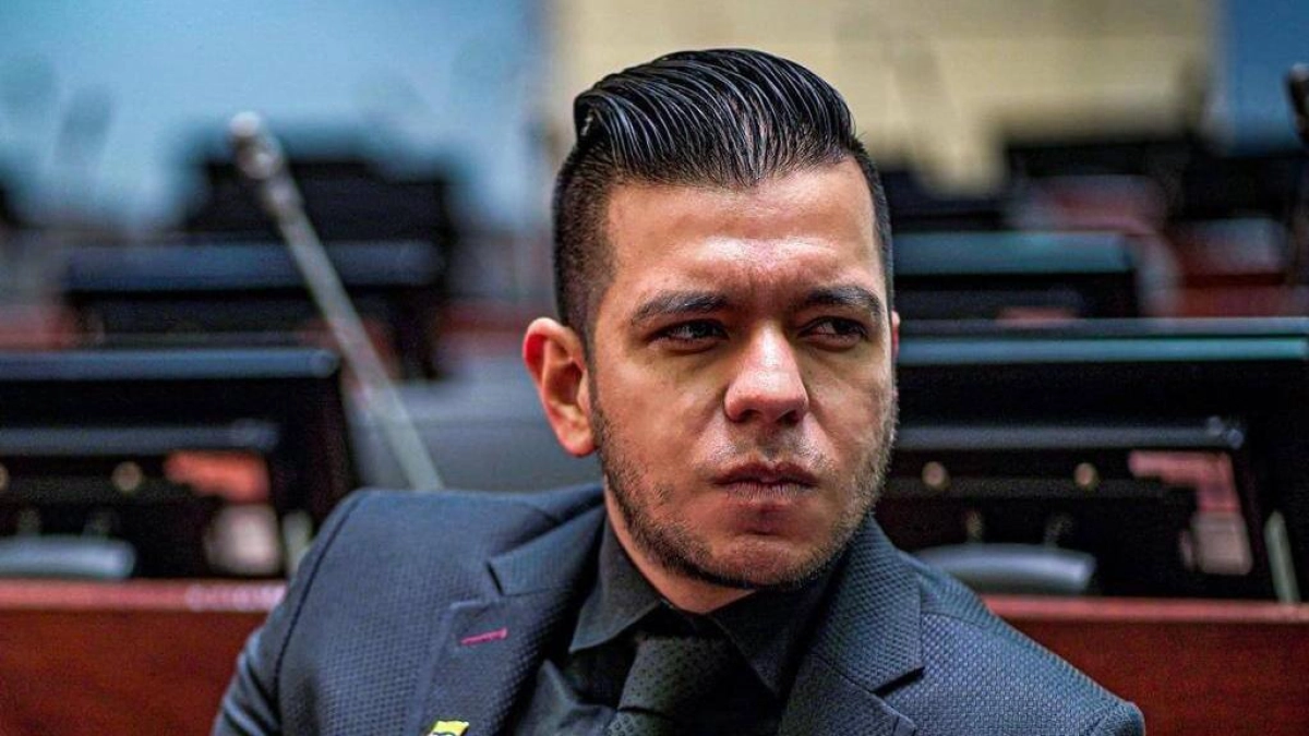 Las versiones encontradas sobre el futuro de Jota Pe Hernández en la Alianza Verde: ¿escisión o expulsión?