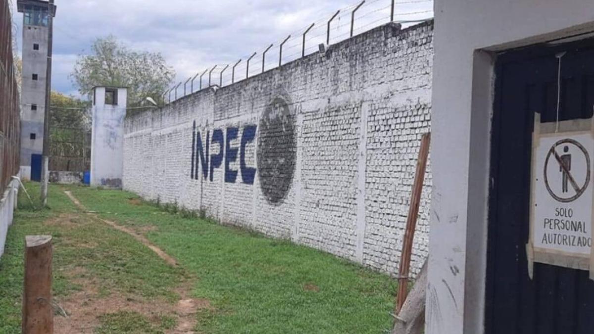 Atentado contra subdirector de cárcel de Palogordo: hombres armados dispararon contra el vehículo en el que iba el funcionario en Bucaramanga