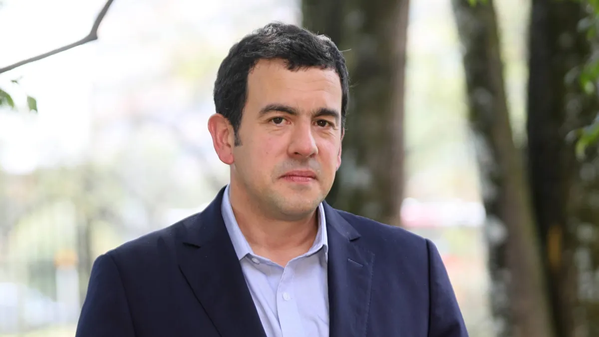El ministro del Interior, Rodrigo Lara, suspendió de manera temporal las contrataciones: detalles de la medida