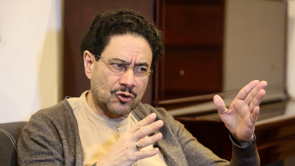 Iván Cepeda se pronuncia tras ataques terroristas en el país y señala a la extrema derecha: 'Nuestra campaña continuará con total normalidad'