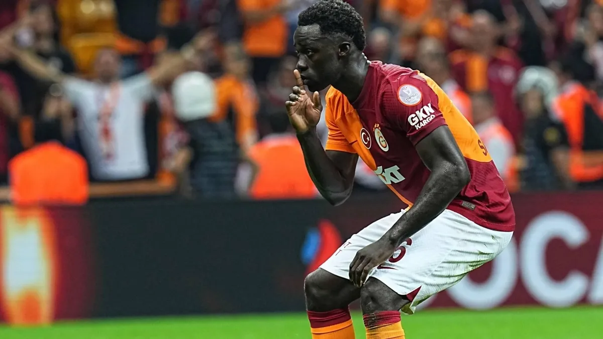 Dávinson Sánchez podría salir del Galatasaray: un gigante de Europa prepara una oferta por el colombiano
