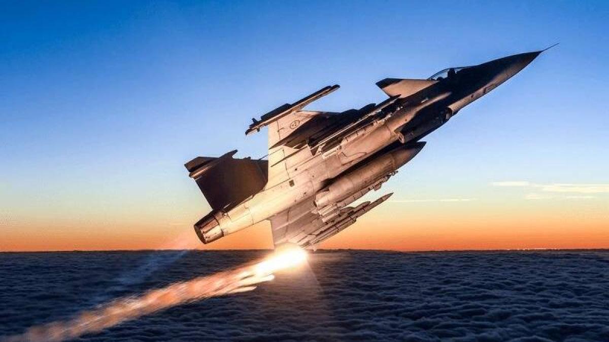 Las características del poderoso avión Gripen que comprará Colombia para  reemplazar a los Kfir