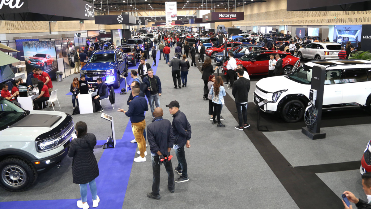 El motor volvió a encenderse: las ventas de vehículos despegaron en Colombia en 2025, repuntaron 26,5 % frente al año anterior