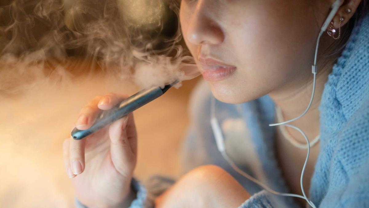 Científicos alertan contra el peligro de los sabores y el diseño técnico de los vapeadores