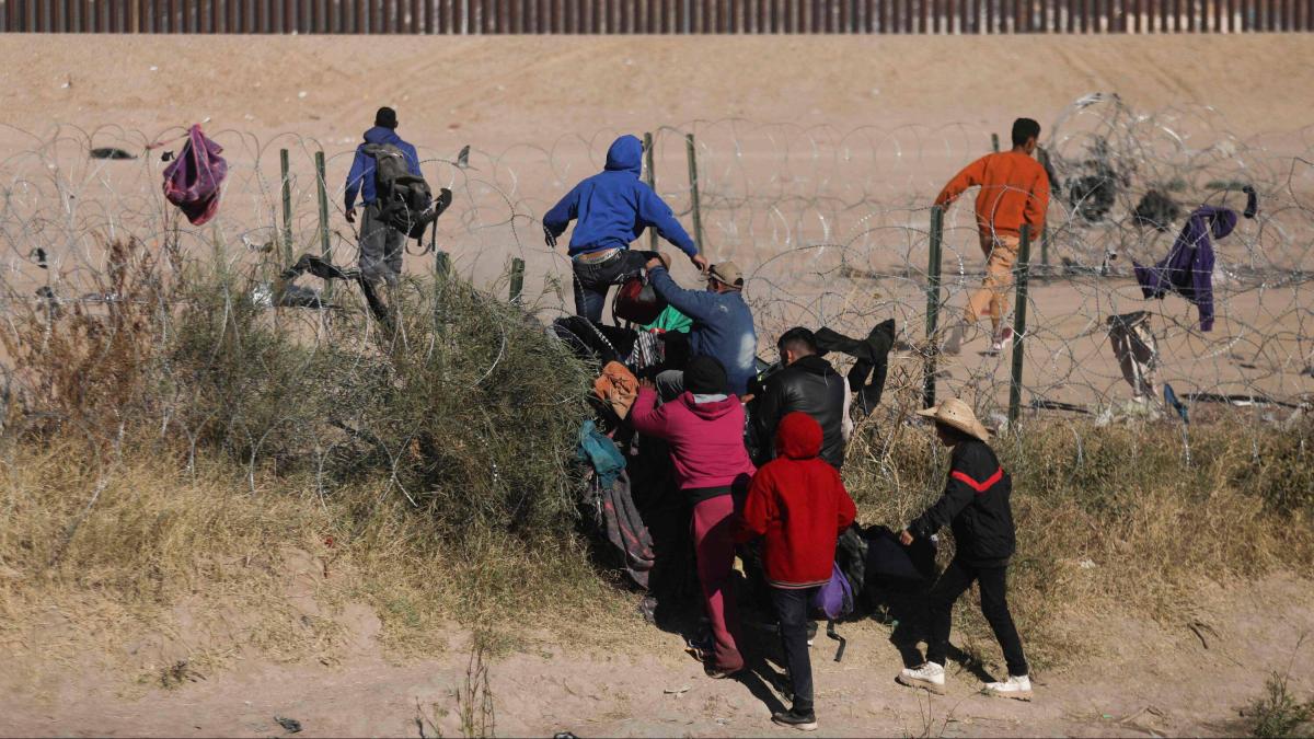 Estados Unidos impondrá multa de 5.000 dólares a quienes crucen 'ilegalmente' la frontera con México