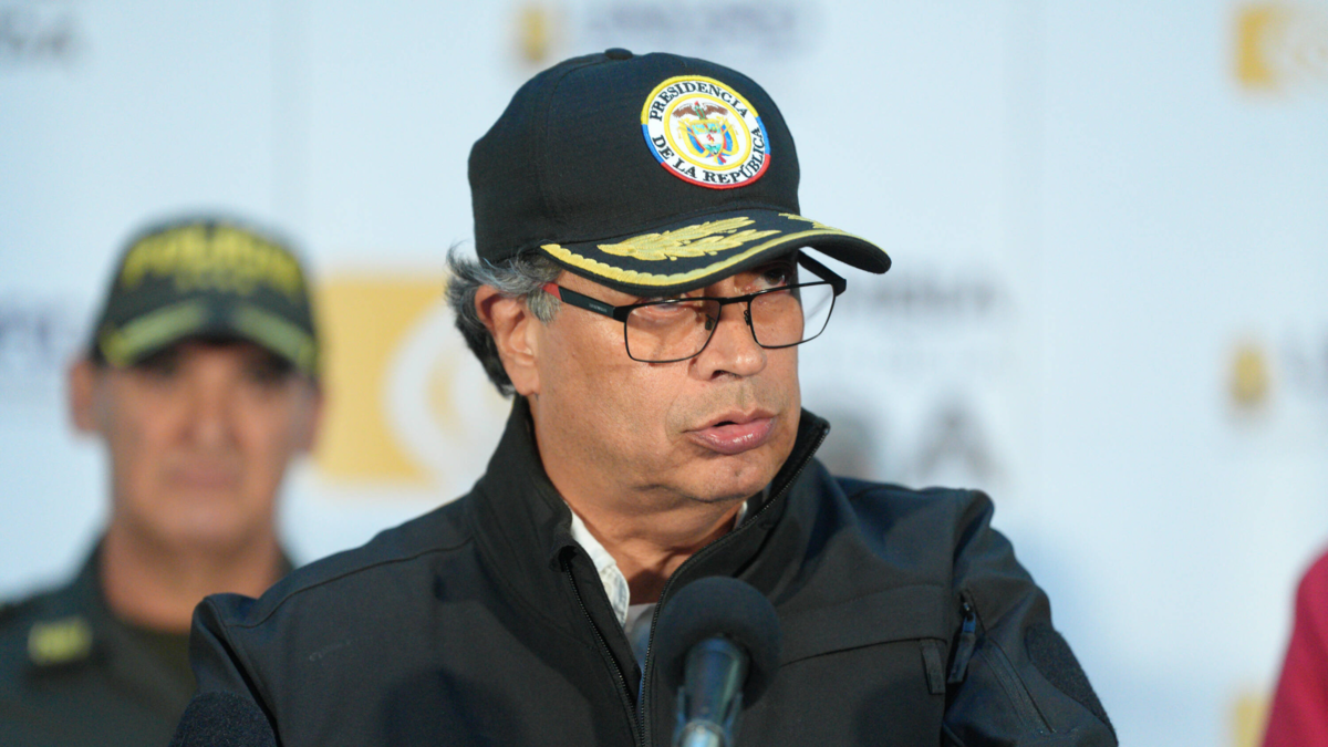 Presidente Gustavo Petro reacciona a la propuesta del Eln de un 'acuerdo nacional' y pone condiciones para evitar una ofensiva militar