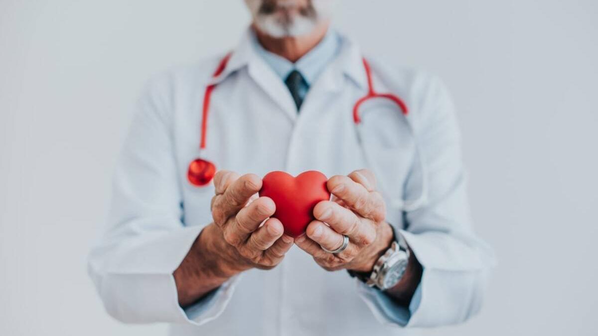 Las relaciones íntimas también influyen en el corazón: estudio propone incluir a la pareja en la rehabilitación cardíaca