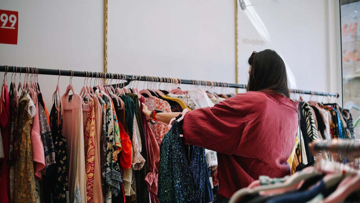 El mercado del lujo de segunda mano gana fuerza entre los consumidores colombianos: las razones detrás de su auge y cómo comprar con seguridad