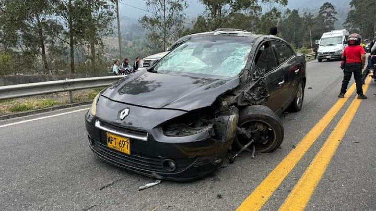 Grave accidente de tránsito dejó un motociclista muerto en la vía ...