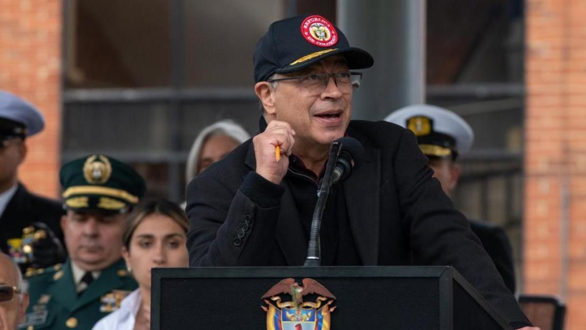 El presidente Gustavo Petro anuncia que 'es hora de reiniciar los contactos con el Eln' y envía respuesta a Pablo Beltrán, jefe guerrillero