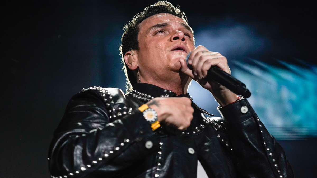 Silvestre Dangond recibió una predicción sobre su muerte en una avioneta y escribió esta canción