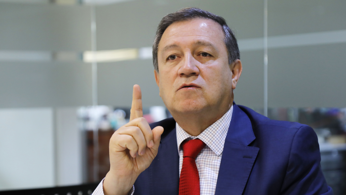 Ernesto Macías, expresidente del Congreso, explica por qué Gustavo Petro no tiene derecho a la réplica como la había pedido: 'Es la ley'