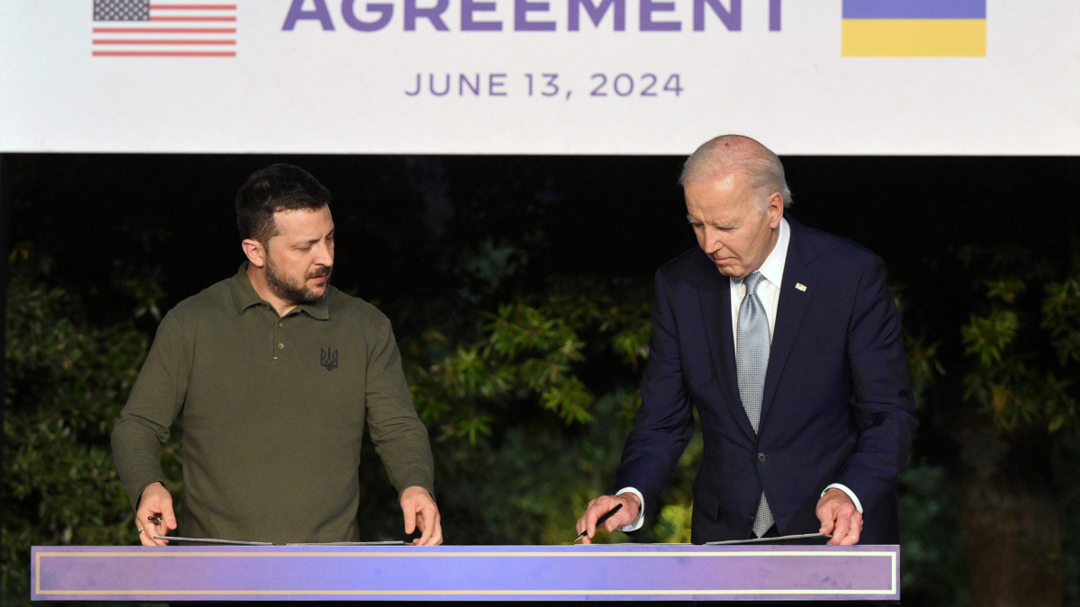Estados Unidos y Ucrania firman un acuerdo bilateral de seguridad entre ...