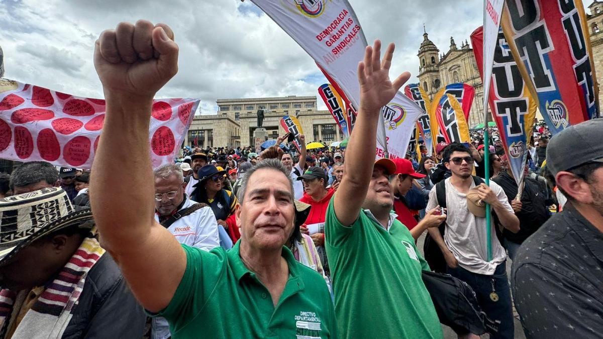 Fecode rechaza cambios en el Fomag y convoca a maestros a 'estado de alerta permanente' en defensa de Ley 91 de 1989 por derecho a la salud
