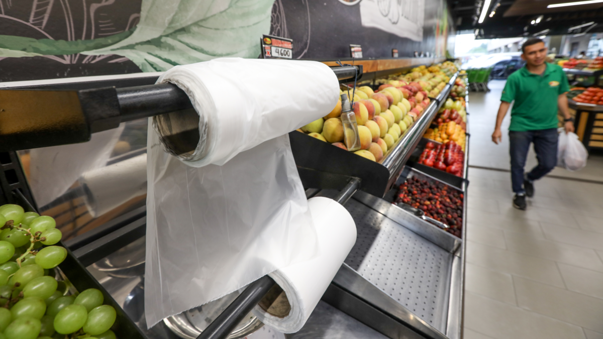 Industria del plástico alerta: arancel ecuatoriano del 50 % pondría en jaque un negocio de US$ 150 millones