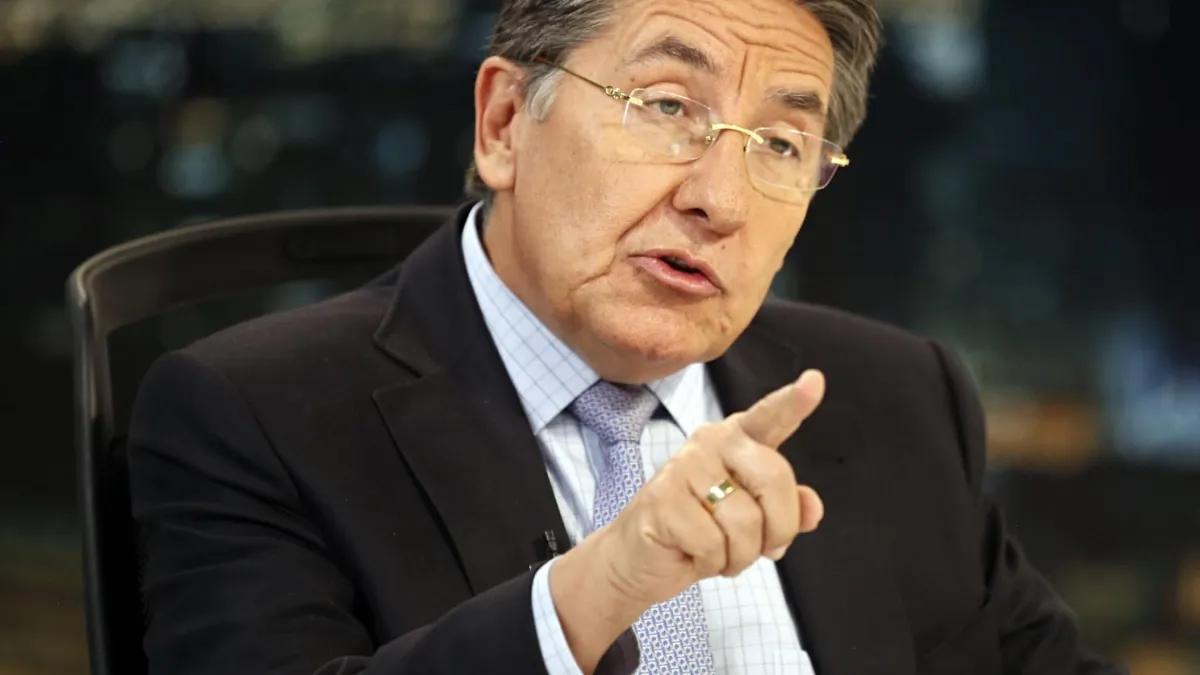 'Que el abogado del Presidente ofreciera redactar una compulsa no existe ni en las dictaduras': Néstor Humberto Martínez