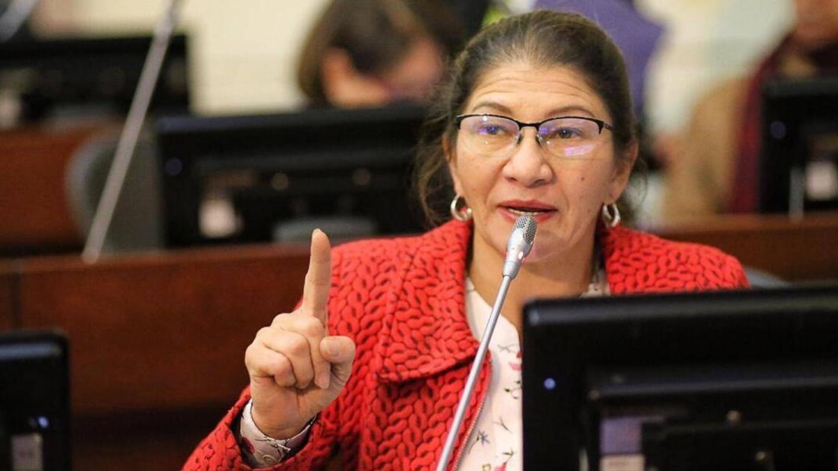 Primicia: JEP llamaría a versión libre a Sandra Ramírez por reclutamiento forzado de menores; esto se sabe