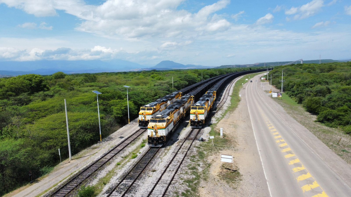 Nuevo bloqueo a la línea férrea de Cerrejón pone en riesgo la continuidad de su operación en La Guajira