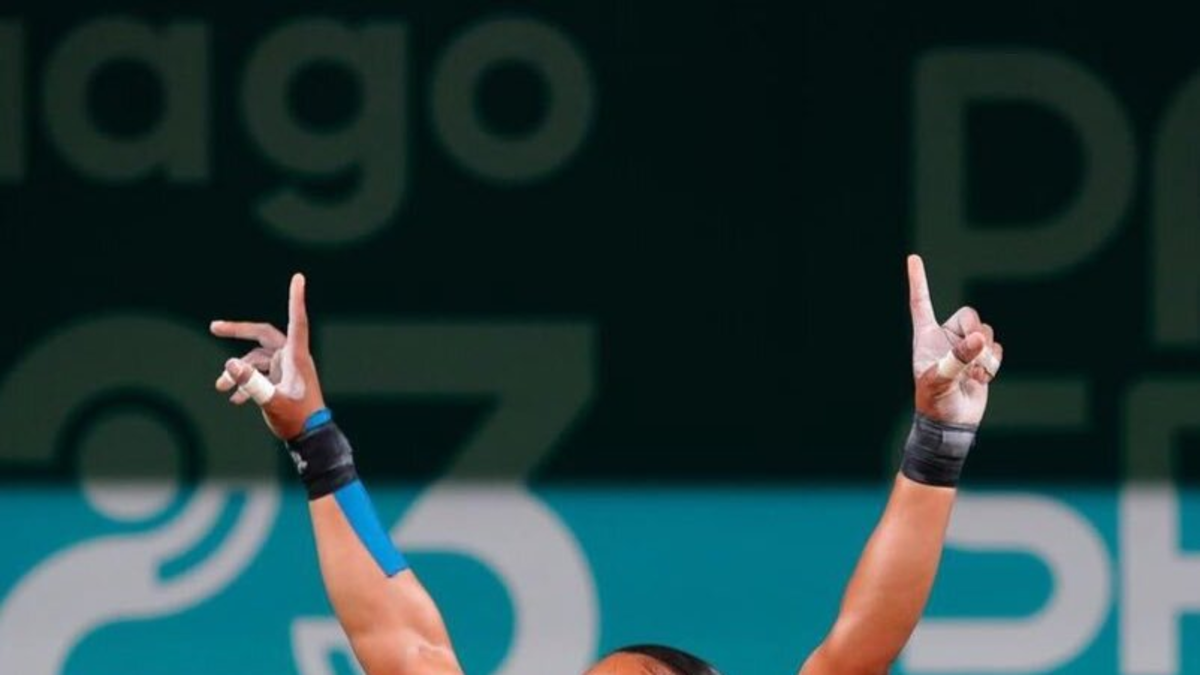 Brillante actuación de Mari Leivis Sánchez en el Mundial de pesas: conquistó dos medallas de bronce en la compleja prueba de los 77 kg