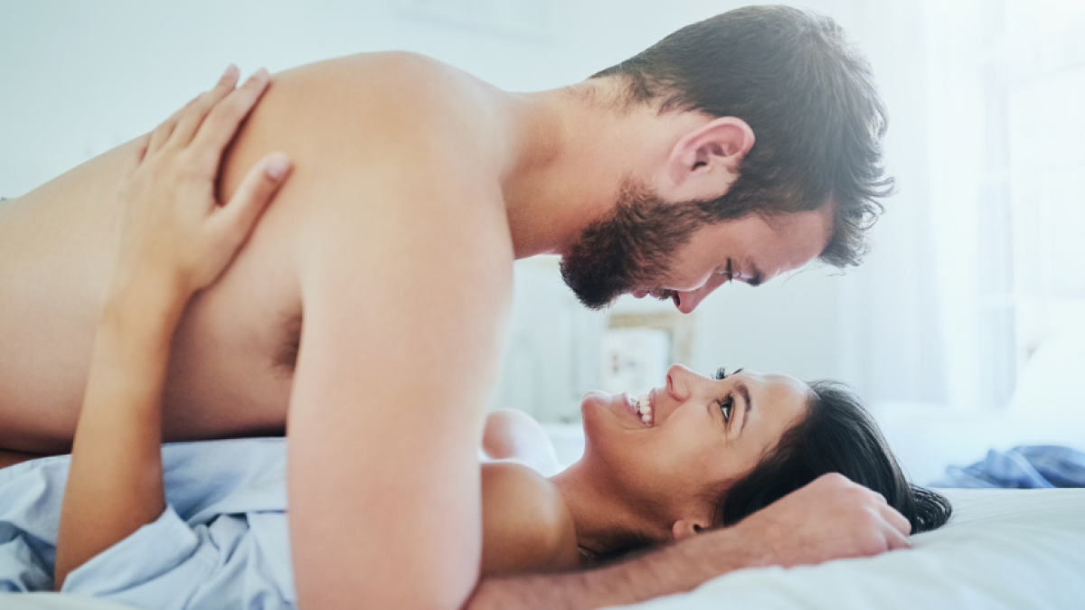 Las ganas vienen y van; el catre siempre espera | Sexo con Esther