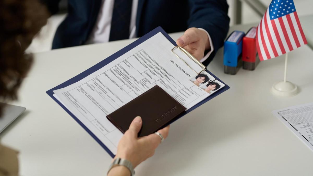¿Cómo encontrar una oficina de Uscis cerca de mí? Le explicamos
