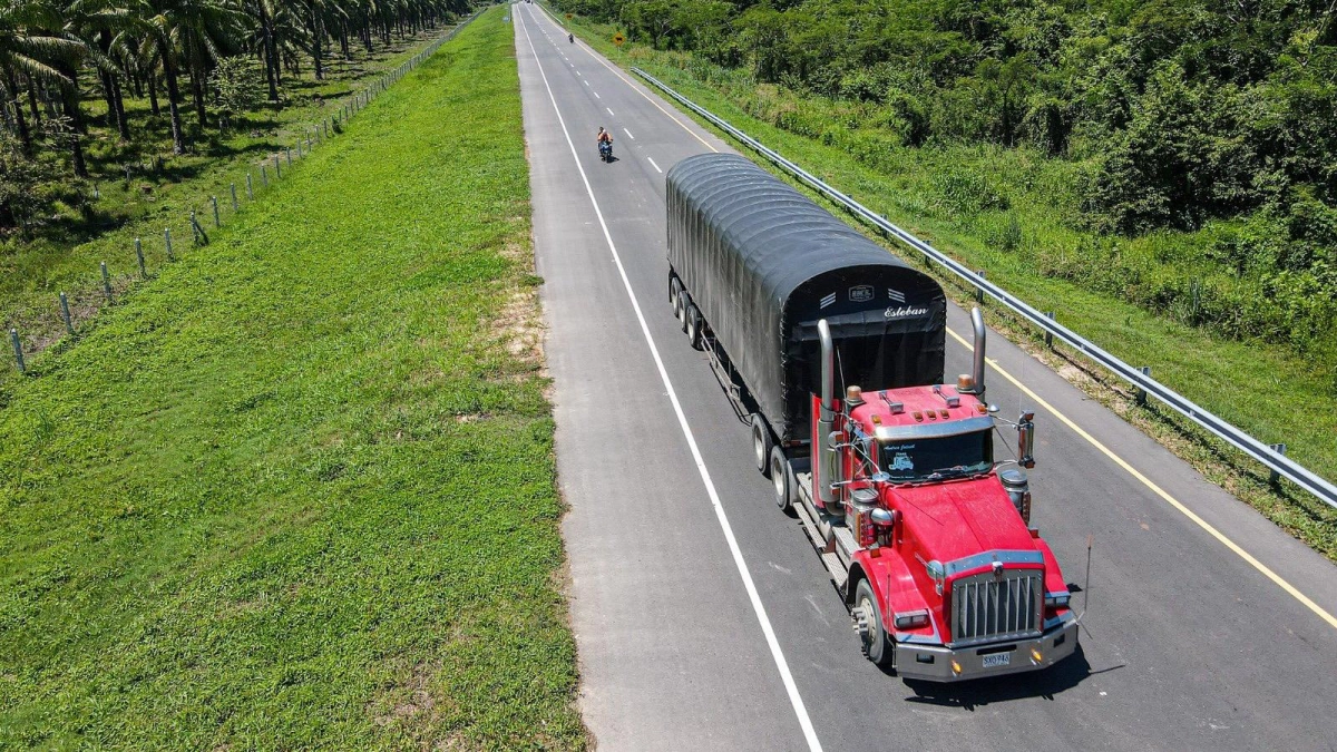 Colfecar advierte por ‘grave’ escasez de conductores que pone en riesgo el transporte de carga en Colombia